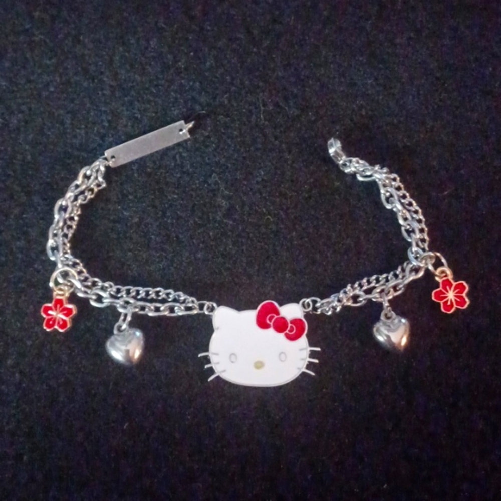 Sanrio Hello Kitty Floral Heart ❤️ Bracelet